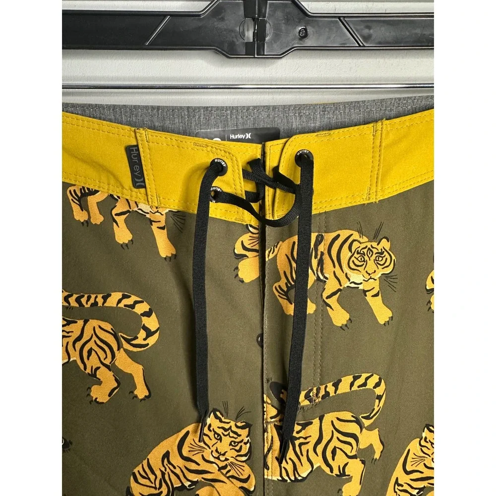 Hurley Mens Board Shorts Tiger Print‎ Olive Green Yellow Size 30 Swim Trunks